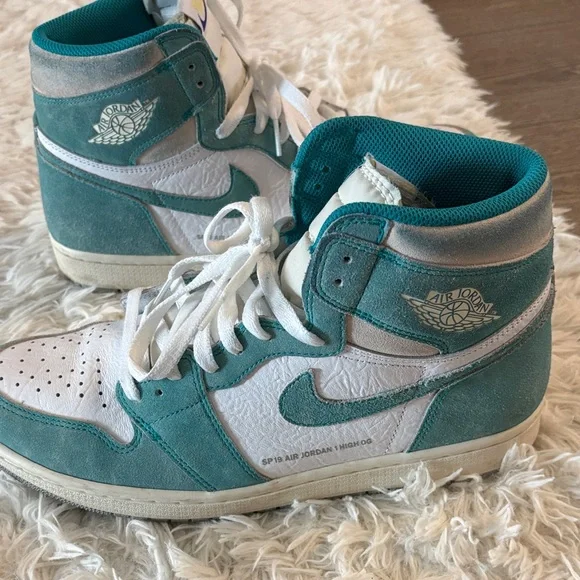 Jordan High OG Teal and White Athletic Shoes - Picture 6 of 6